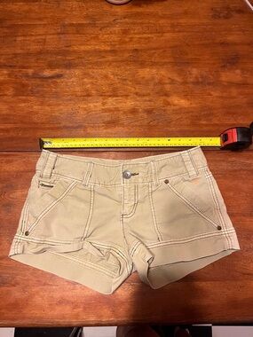 American Eagle Outfitters Embroidered 4 Women’s Green Beige Cotton buckle Shorts